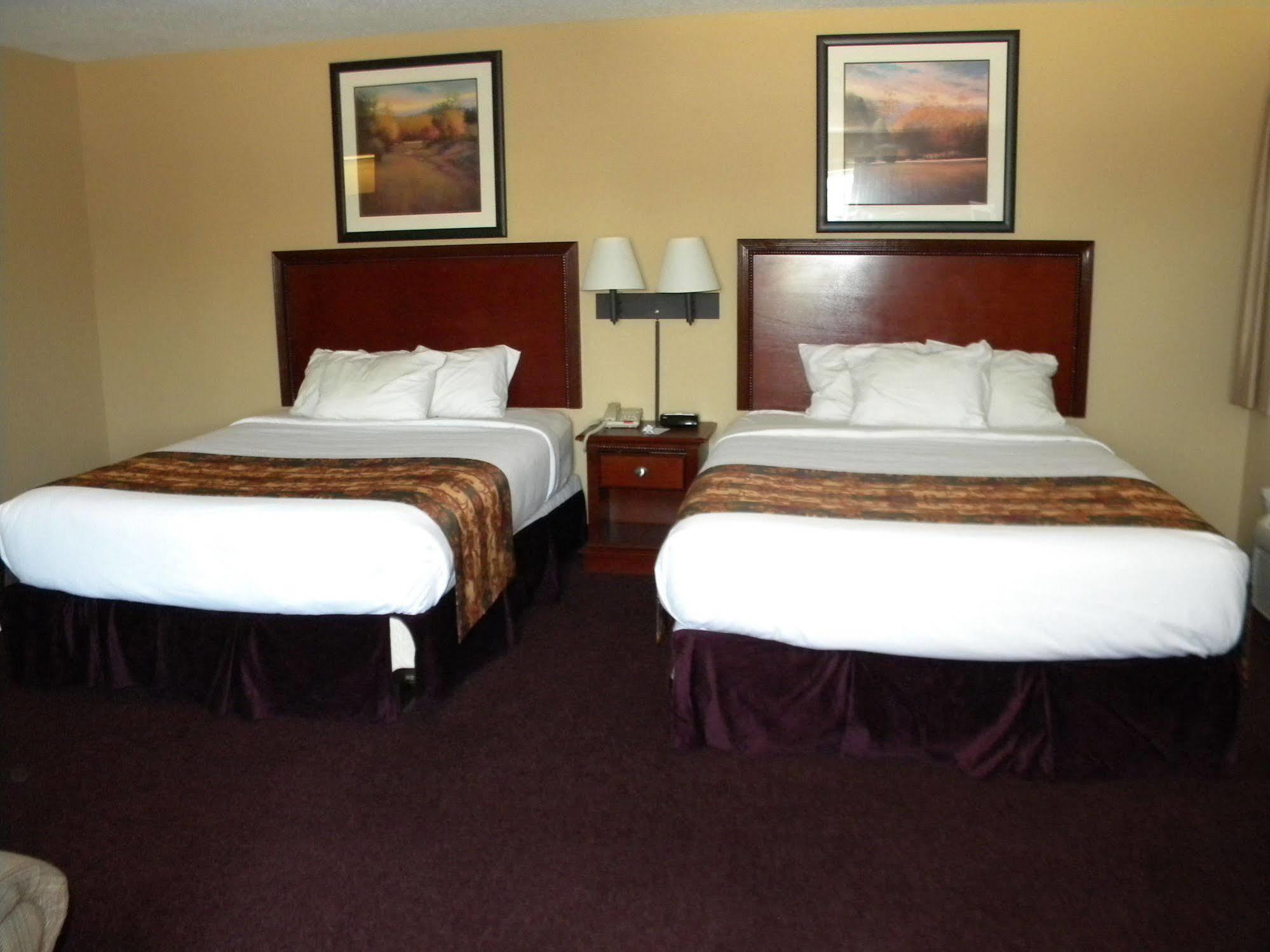 Pocahontas Inn & Suites Ngoại thất bức ảnh